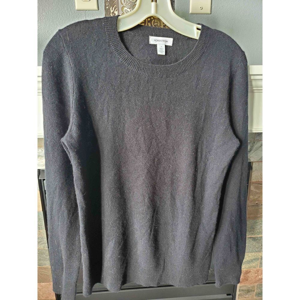 Nordstrom 100% cashmere sweater